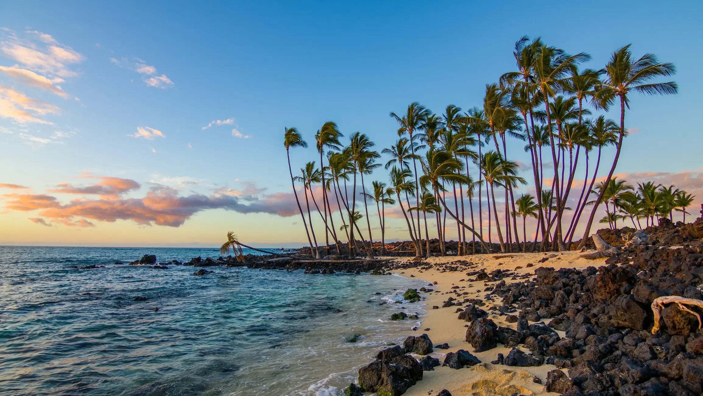 How to Accessorize Hawaiian Holoku Dresses Appropriately